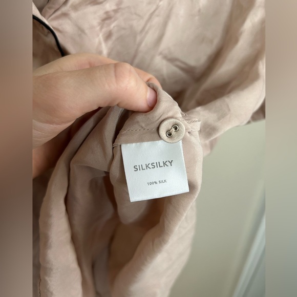 SilkSilky $119 Women's Pure Silk Short Sleeve Button Up Pajamas Set Pink Size M - Picture 7 of 12